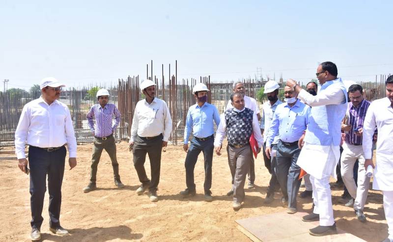 उप मुख्यमंत्री ब्रजेश पाठक ने गोण्डा के निर्माणाधीन मेडिकल कॉलेज का स्थलीय निरीक्षण किया
