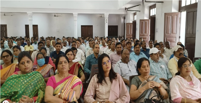 परीक्षा केंद्रों पर लगे समस्त सेक्टर मजिस्ट्रेट, स्ट्रेटिक मजिस्ट्रेट और केन्द्र व्यवस्थापकों की बैठक सम्पन्न