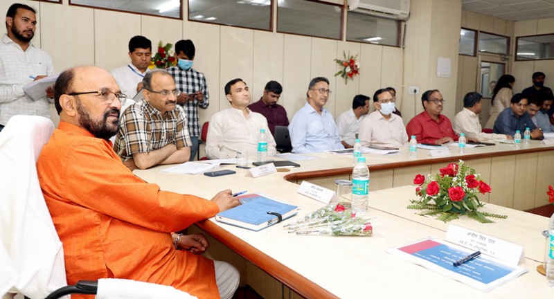 मंत्री योगेन्द्र उपाध्याय ने सूचना प्रौद्योगिकी विभाग के कार्यों की समीक्षा की