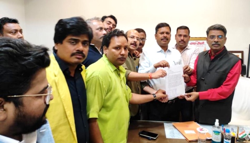 बलिया मामले में सीएम सूचना सलाहकार मृत्युंजय कुमार हुए एक्टिव, पत्रकारों ने की मुलाकात