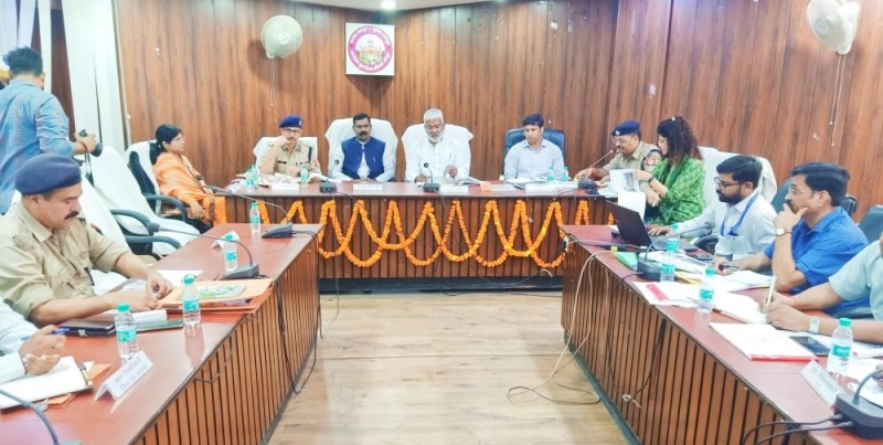 लगातार 04-05 वर्षों से एक ही पटल पर तैनात कार्मिकों का पटल परिवर्तन किये जाने के निर्देश: स्वतंत्र देव सिंह