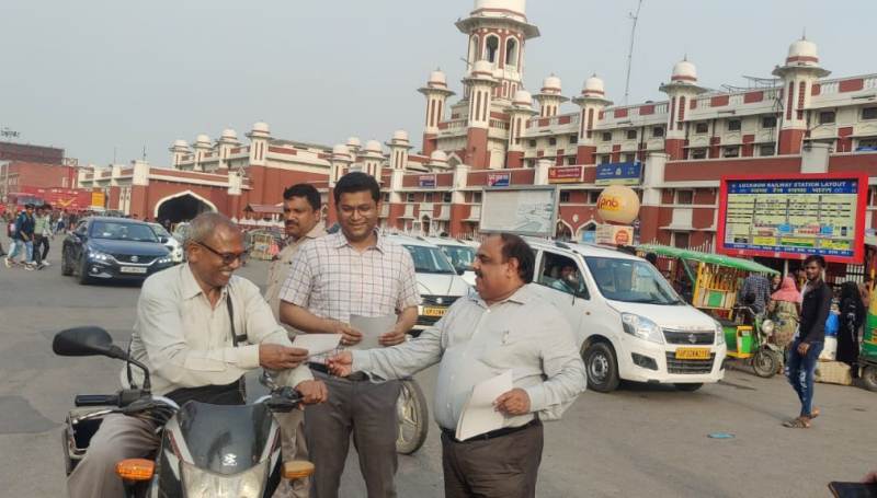 People were made aware of road safety at railway station Charbagh and a private school.
