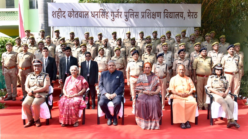 उपराष्ट्रपति ने मेरठ में शहीद कोतवाल धनसिंह गुर्जर की प्रतिमा का अनावरण किया